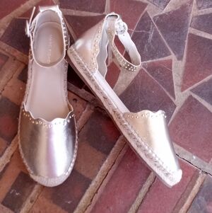 NWOT! Women's Marc Fisher Jarquis Gold Espadrilles